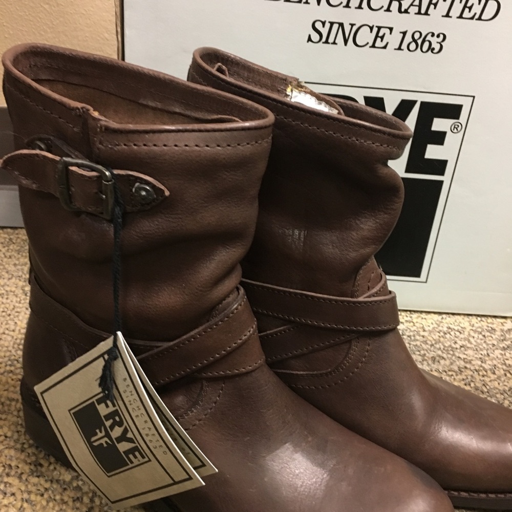 NIB Frye short boots